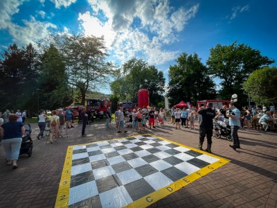 Piknik przed wiślańskim amfiteatrem